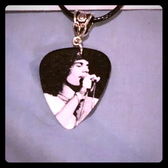 SOLD. FREDDIE MERCURY NECKLACE 2 QUEEN STICKERS - Picture 3 of 16